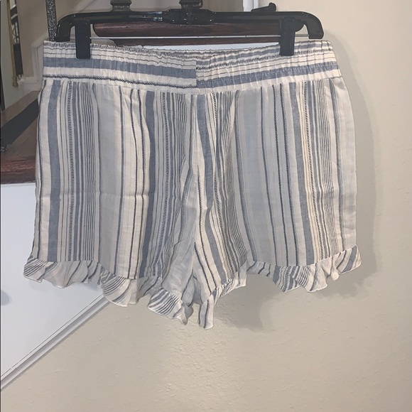 High waisted Striped flowy shorts - Picture 2 of 3